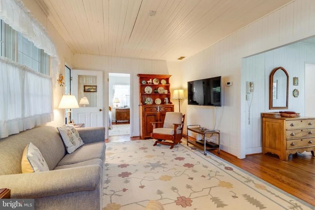 Photo of 28 DELAWARE AVENUE