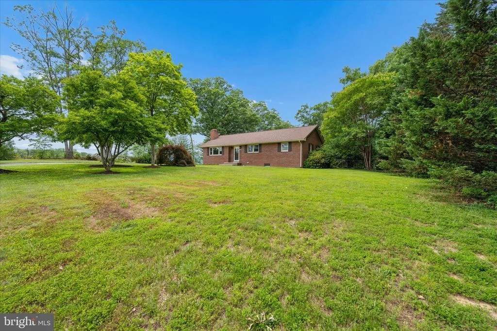 Photo of 7052 LINGANORE ROAD