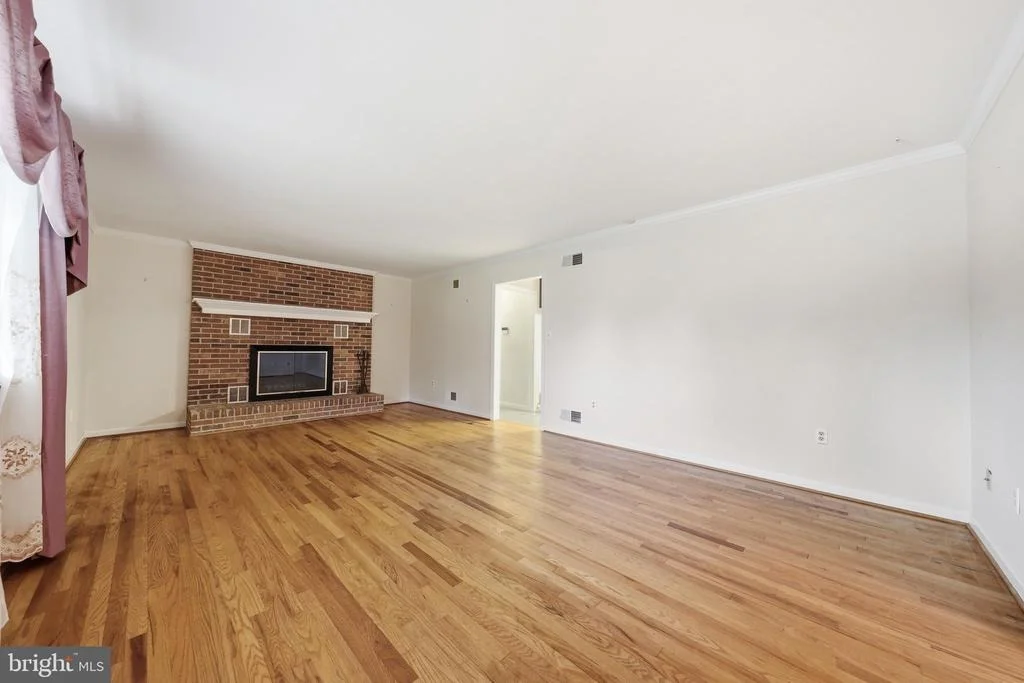 Photo of 5194 DEBRA ROAD