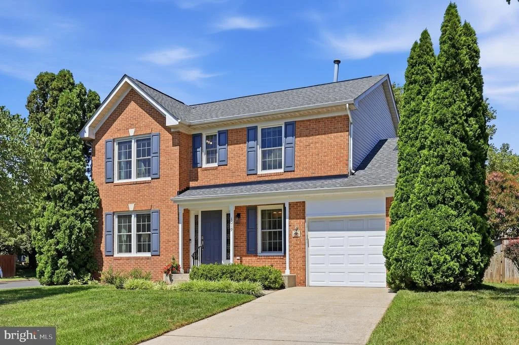Photo of 1019 CHINABERRY DRIVE