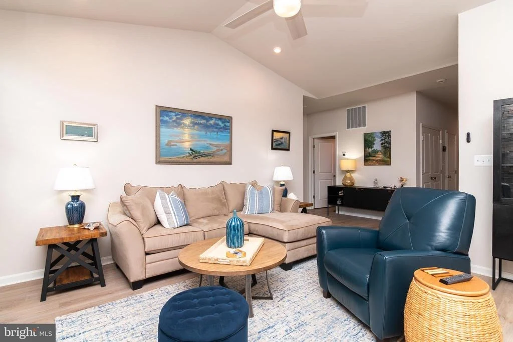 Photo of 25068 TREEVIEW LN