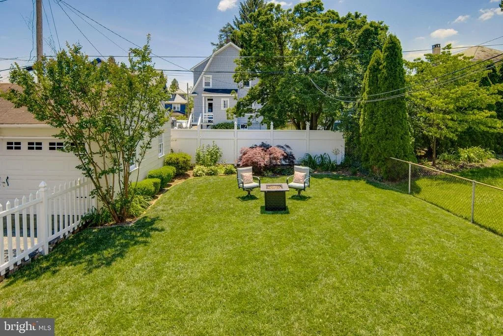 Photo of 618 ALDERSHOT ROAD
