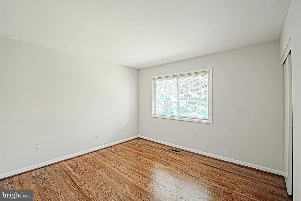 Photo of 11216 LEATHERWOOD DRIVE