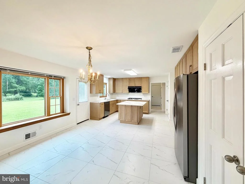 Photo of 8 EVANS DRIVE