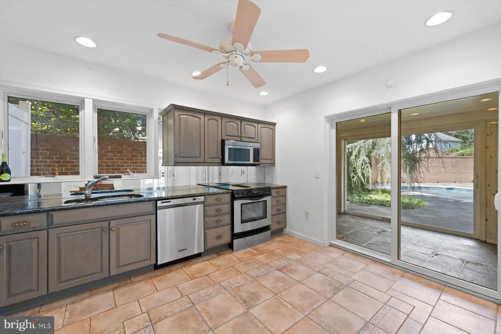 Photo of 20340 SILVER LAKE DRIVE