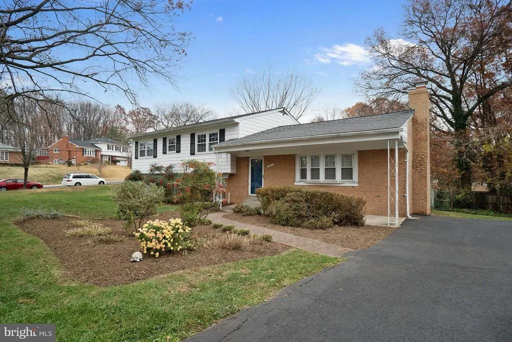Photo of 10205 RUSTIC LANE