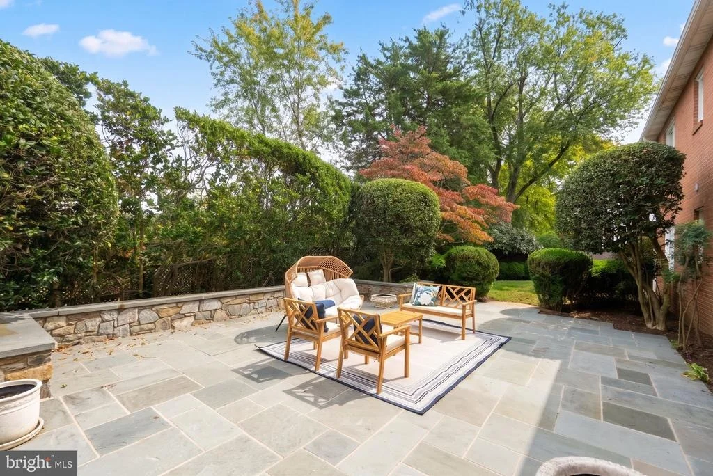 Photo of 415 CROWN VIEW DRIVE