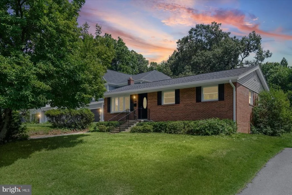 Photo of 11305 MAPLEVIEW DRIVE