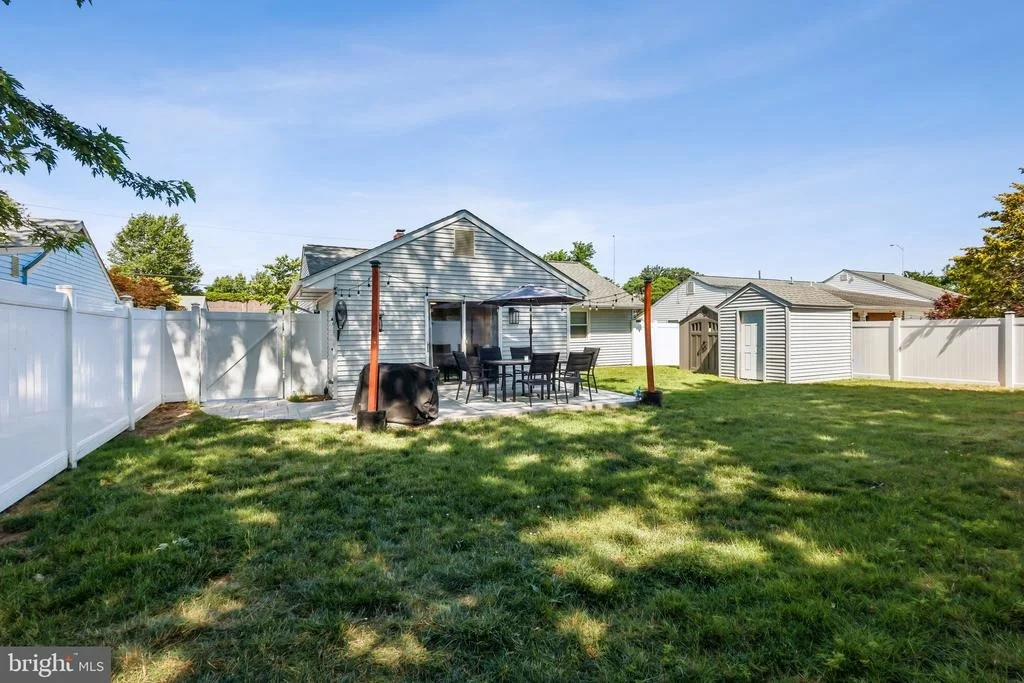 Photo of 469 WINDSOR DRIVE