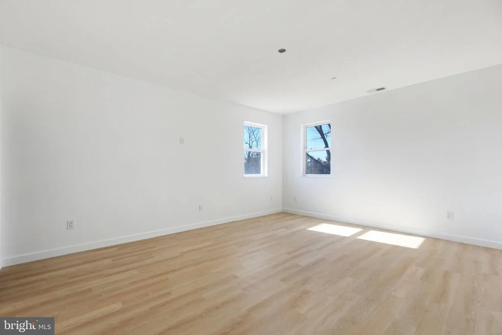 Photo of 8325 GROVE ANGLE ROAD