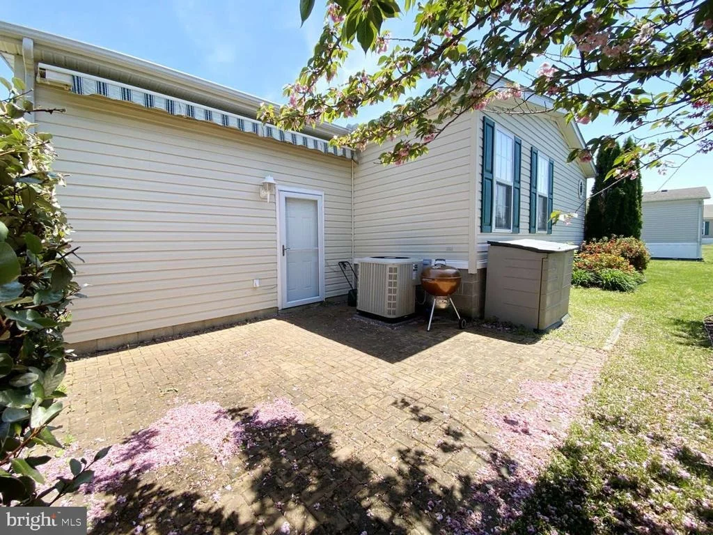 Photo of 4 MAYFAIR LANE