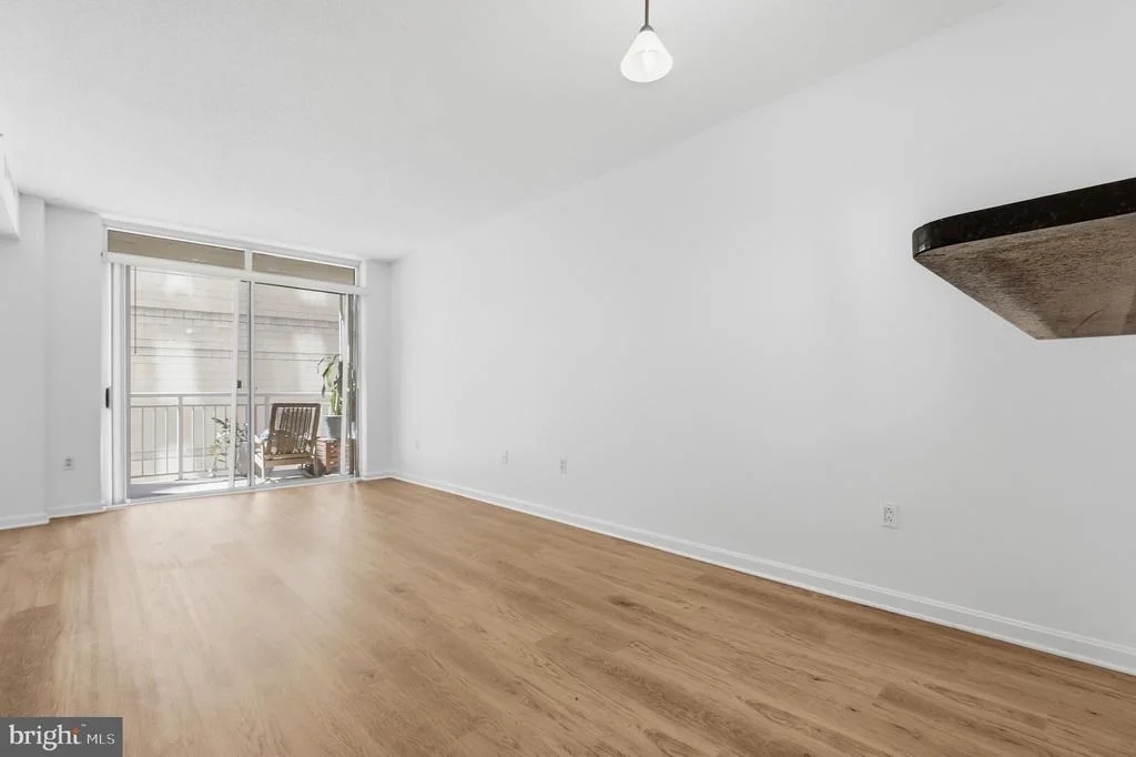 Photo of Unit 201 at 930 WAYNE AVENUE