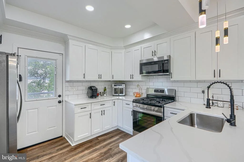 Photo of 4212 POWELL AVENUE