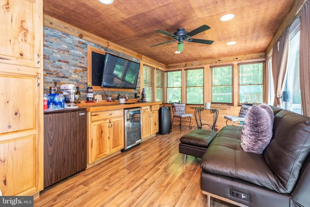 Photo of 302 OAK WAY ROAD