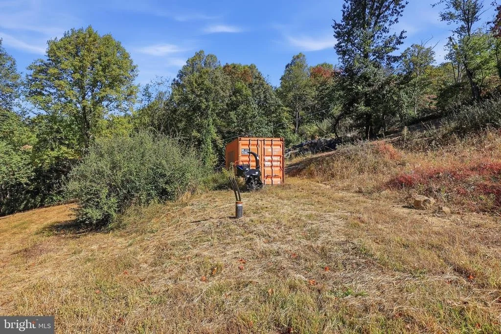 Photo of 8899 HAWBOTTOM ROAD