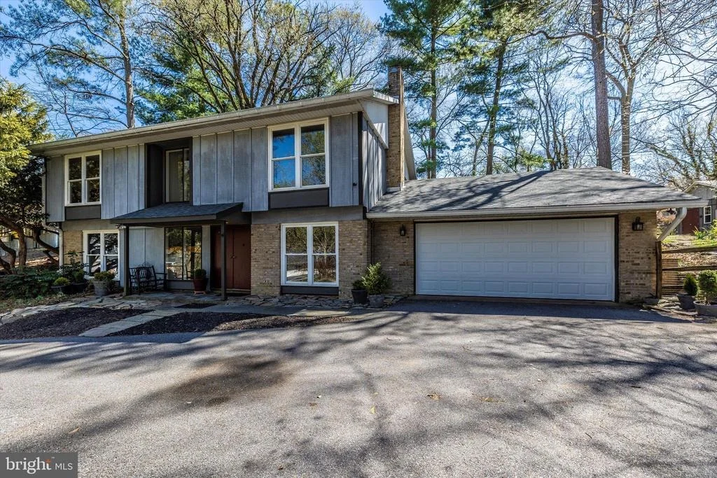 Photo of 8623 PINECLIFF DRIVE