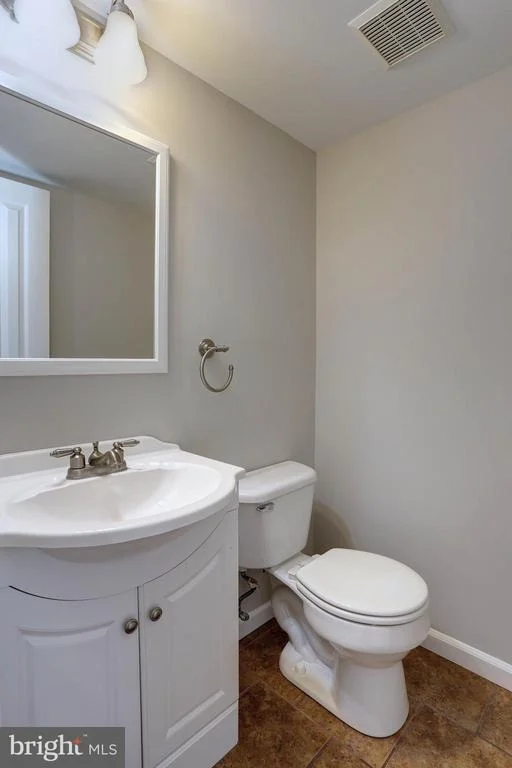 Photo of 8278 LEISHEAR ROAD