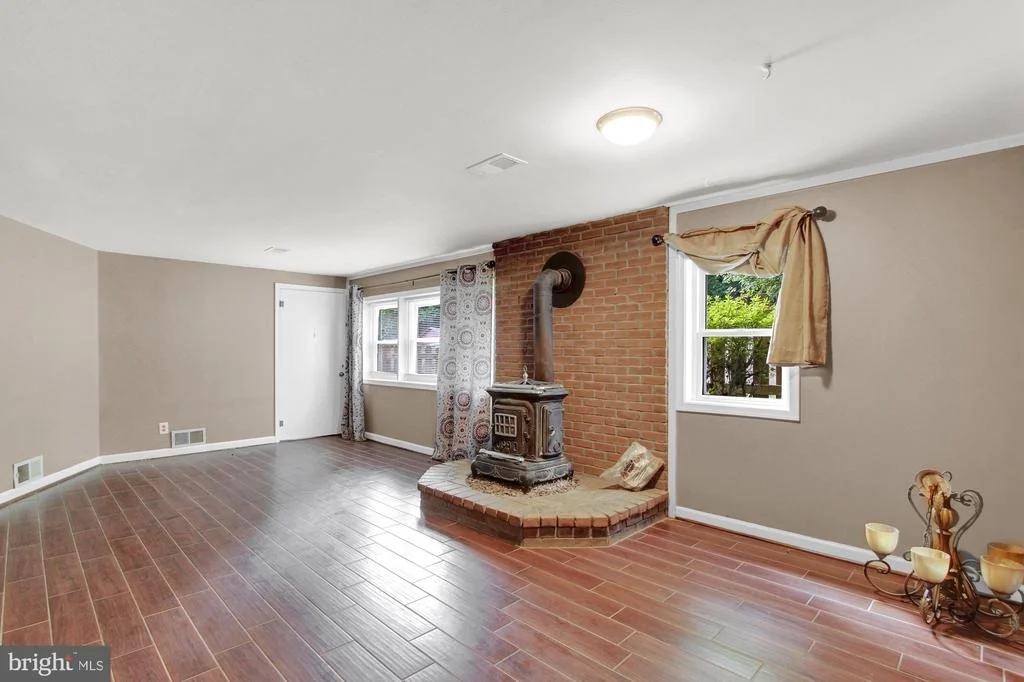 Photo of 2506 CRESTVIEW DRIVE