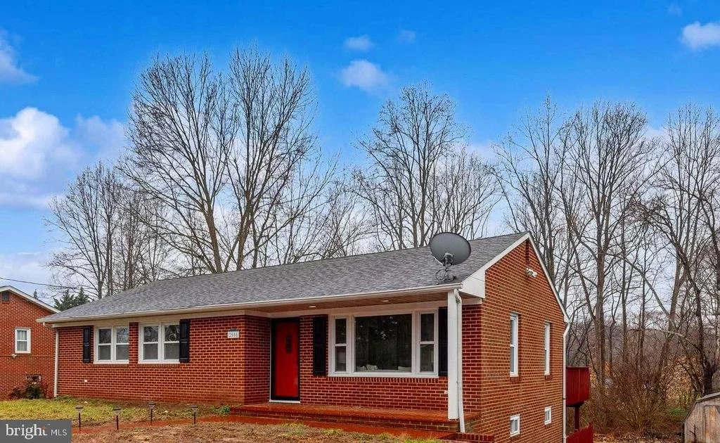 Photo of 2558 HILLSIDE DRIVE