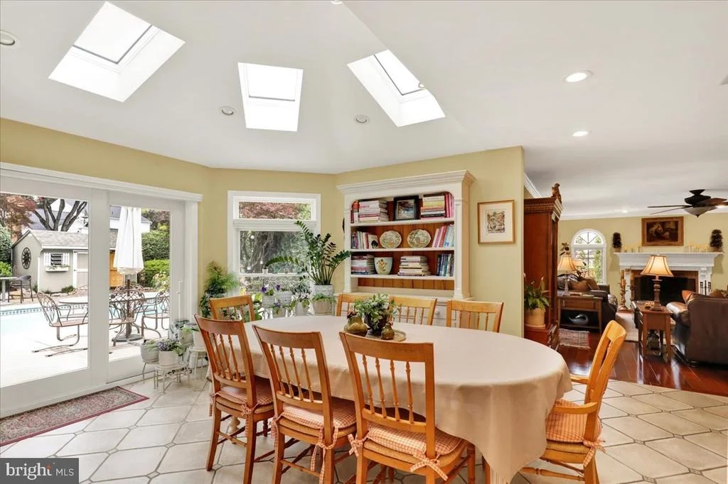 Photo of 225 LOGAN AVENUE