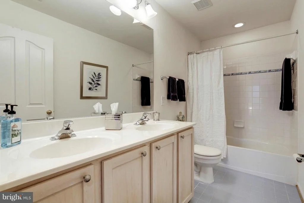 Photo of 4824 BROOM DRIVE
