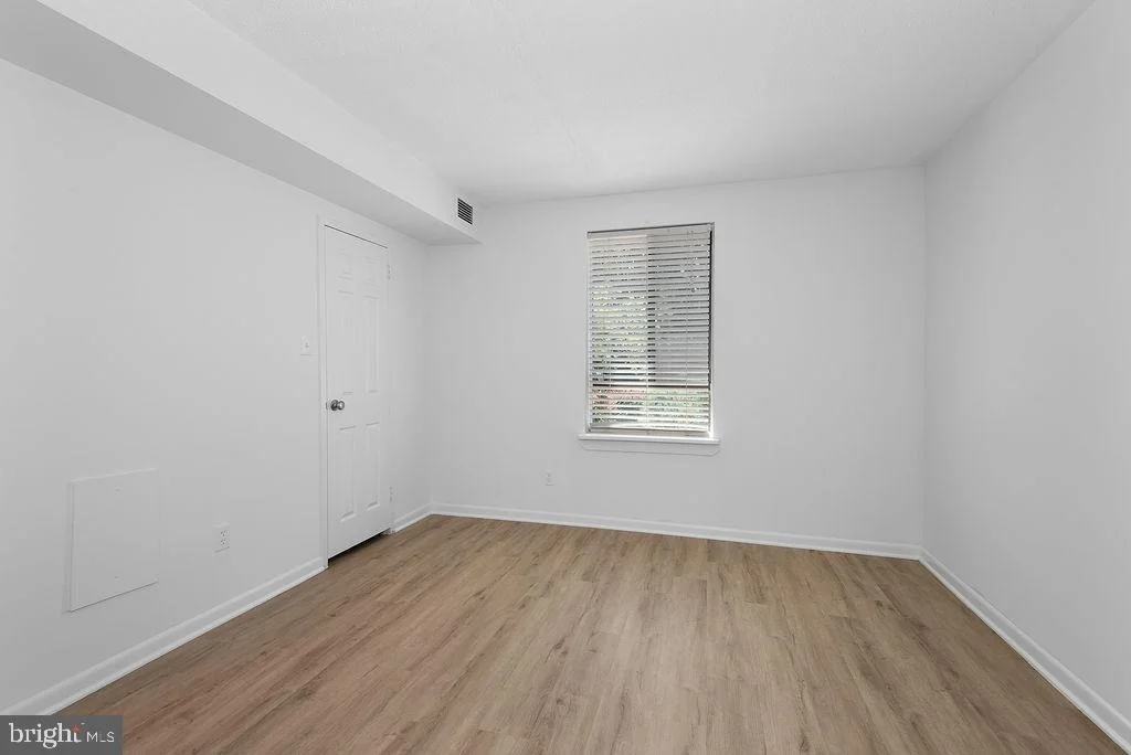 Photo of Unit 602B at 11600 STONEVIEW SQUARE