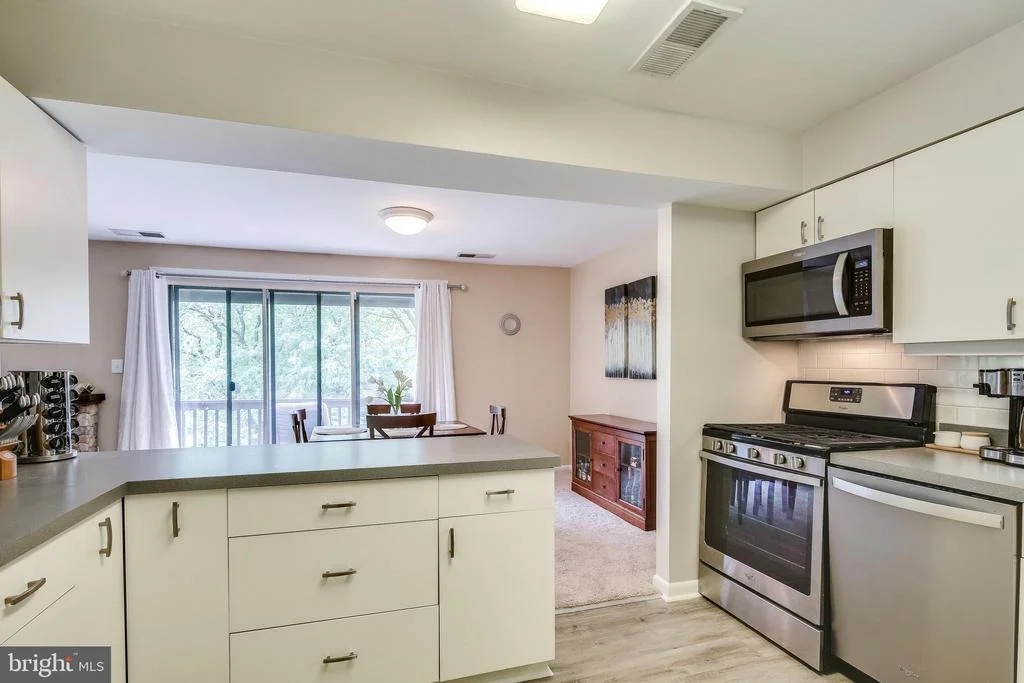 Photo of Unit 5 at 10075 WINDSTREAM DRIVE