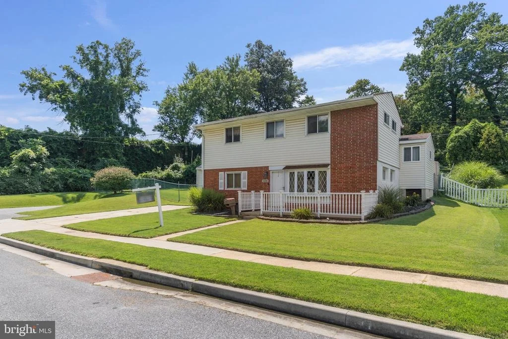 Photo of 5608 HUNTSMOOR ROAD