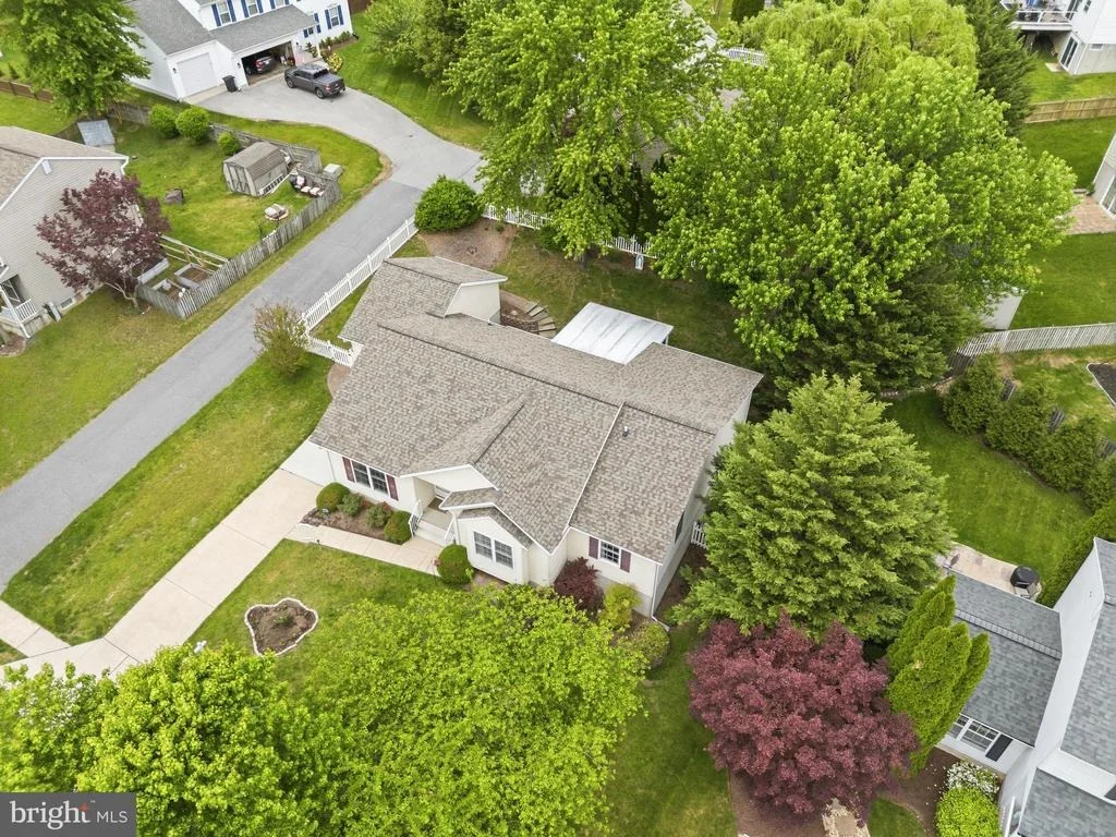 Photo of 704 COLLIER COURT