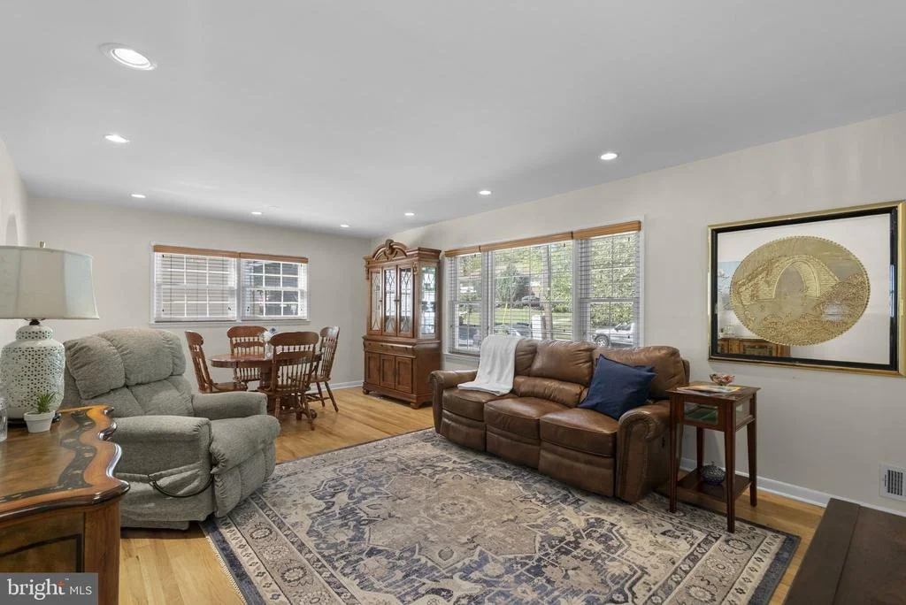 Photo of 1106 BEALL PLACE