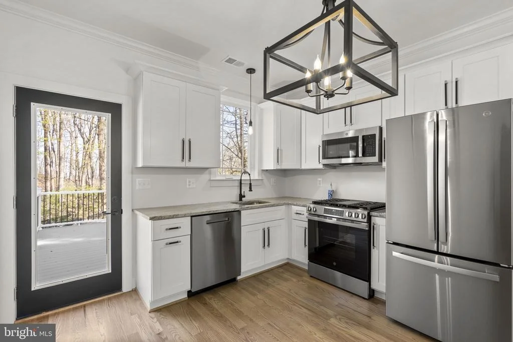 Photo of 7125 EDGEMONT ROAD