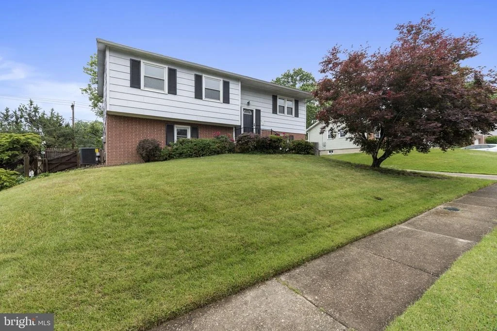 Photo of 108 DURYEA DRIVE