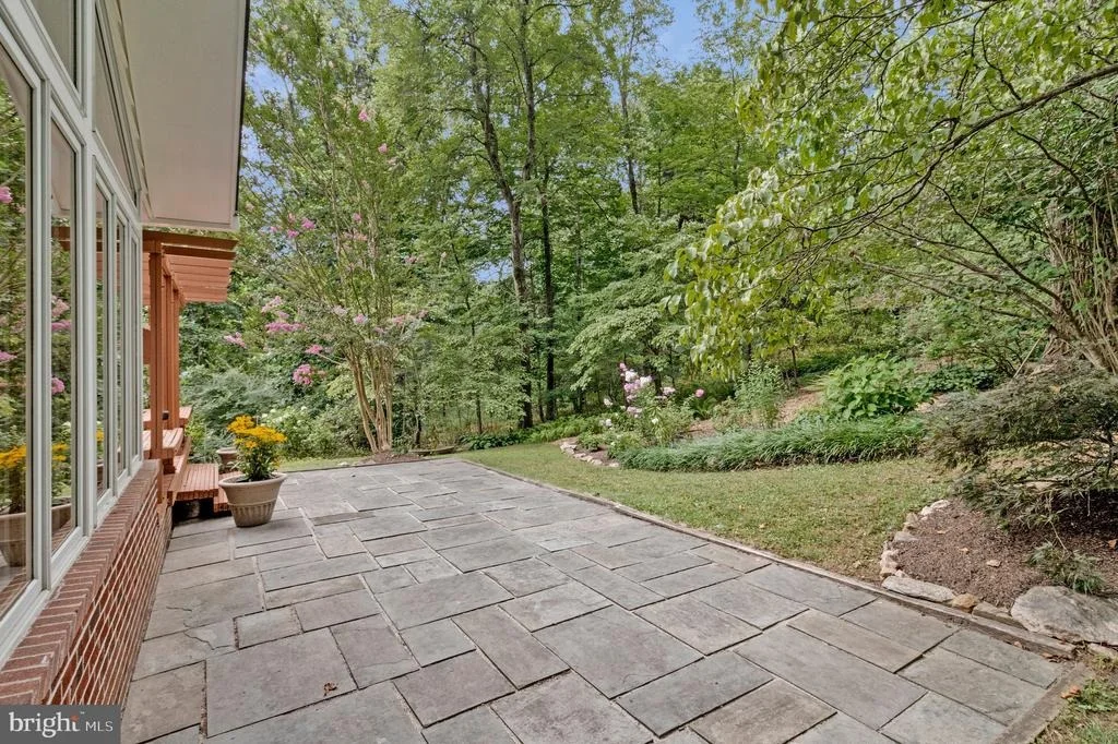 Photo of 2213 APPLE TREE LANE