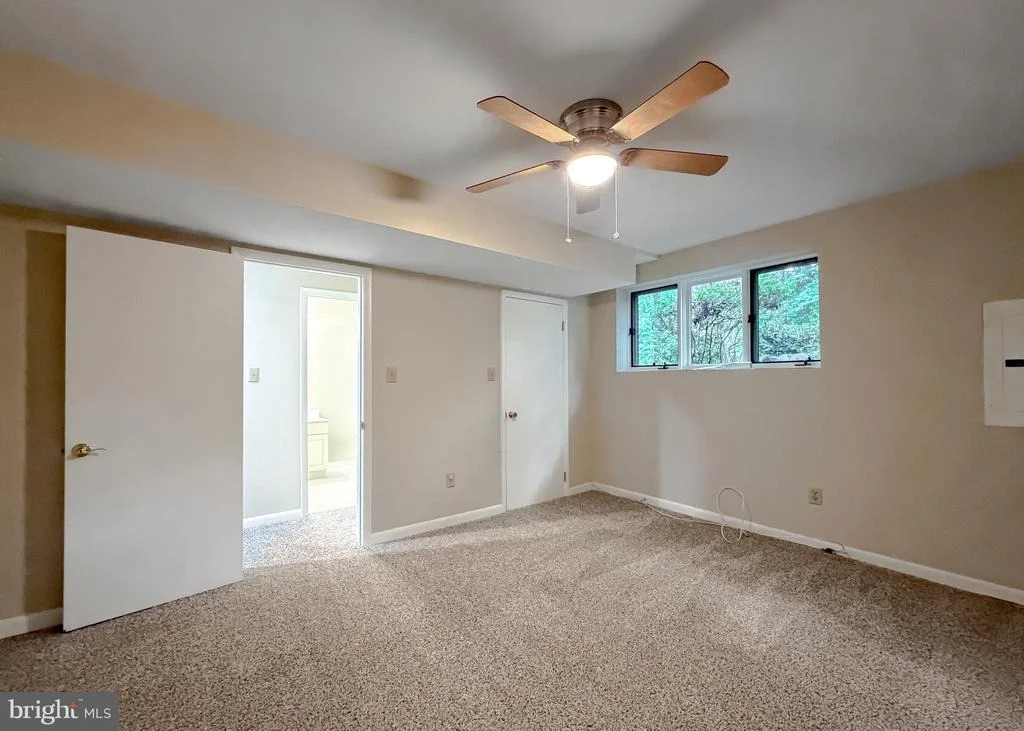 Photo of 8425 MAUSEN LANE