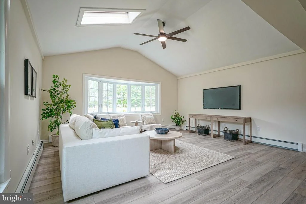 Photo of 299 HICKSTOWN ROAD
