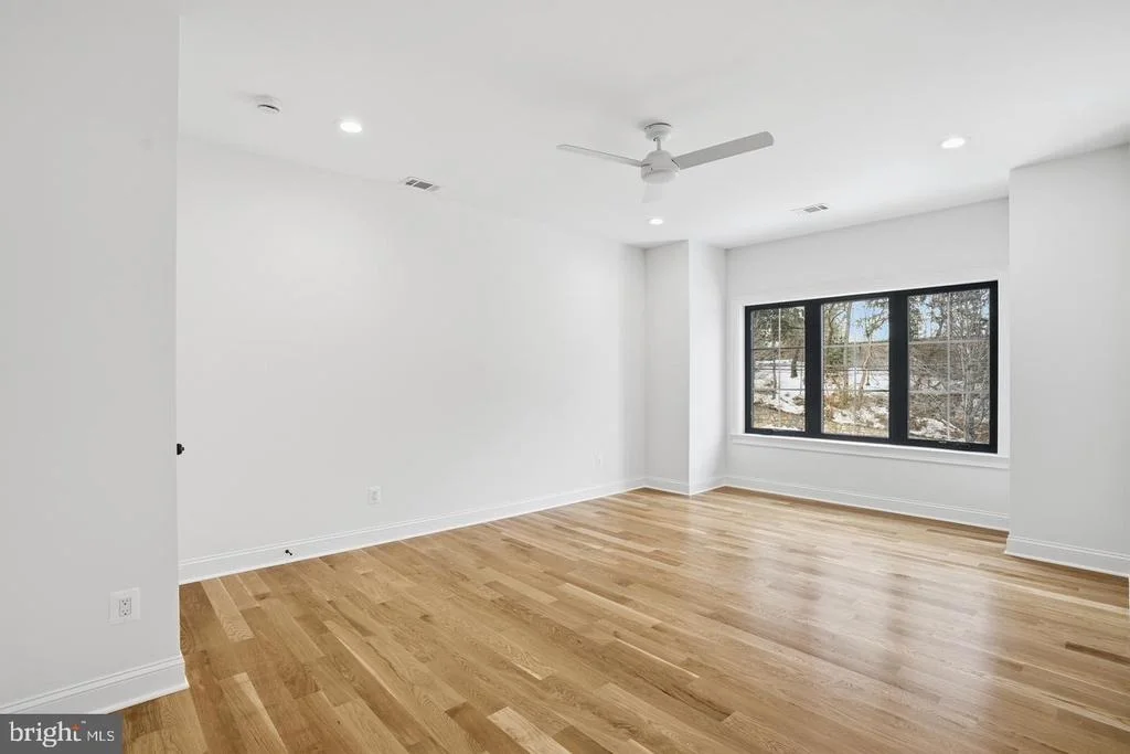 Photo of 6512 WILLIAMSBURG BOULEVARD
