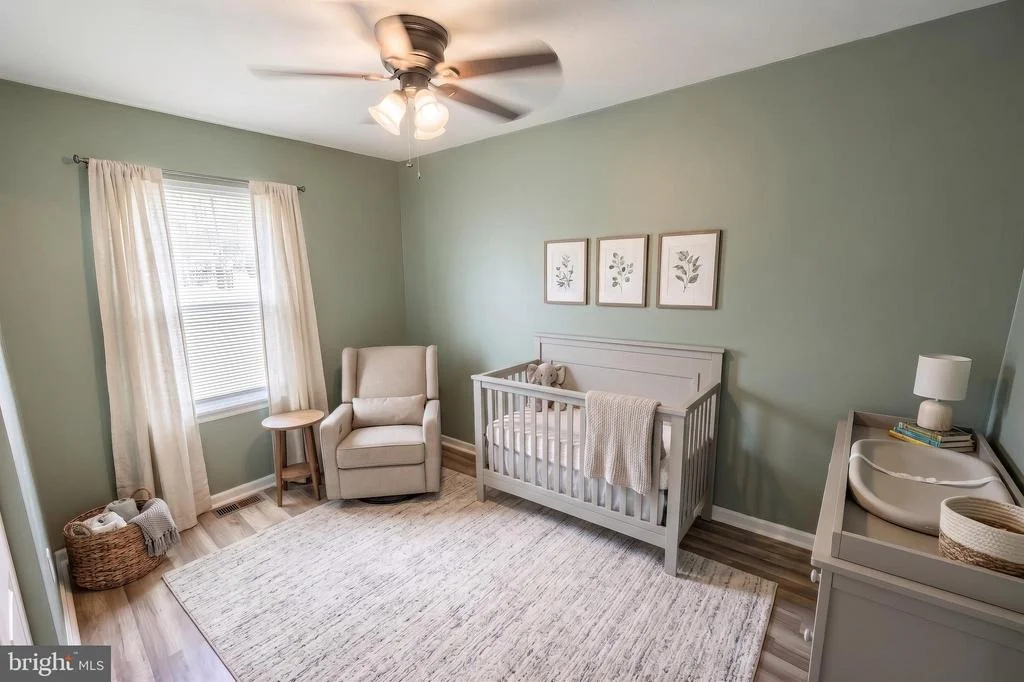 Photo of 24 SQUIRE CIRCLE