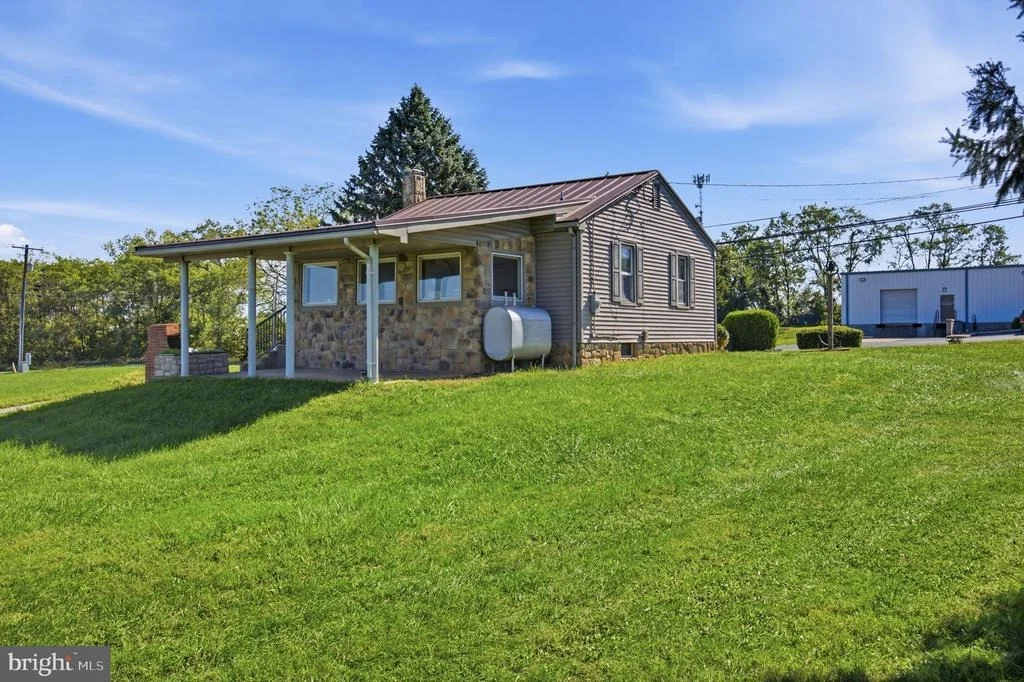 Photo of 17 HUMP ROAD