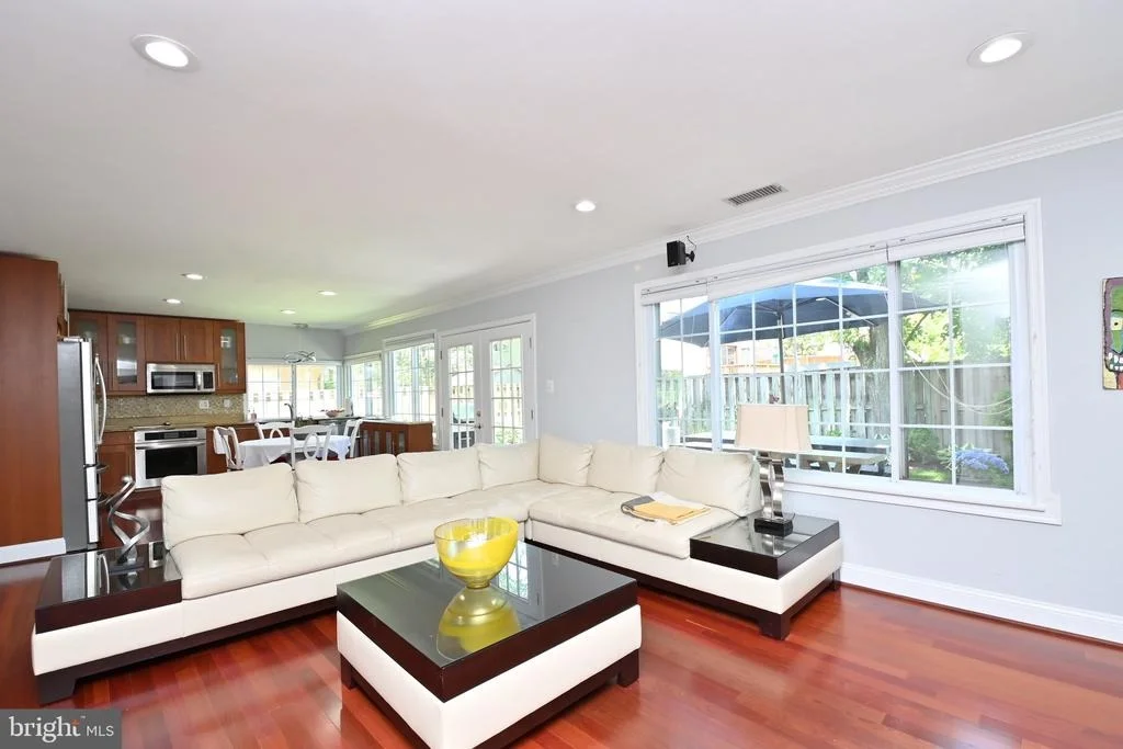 Photo of 8634 RESECA LANE