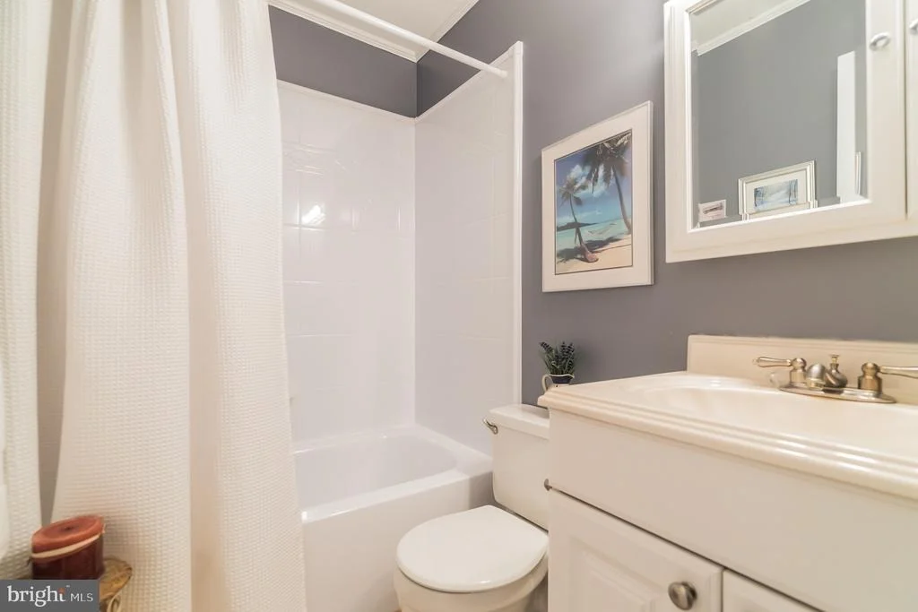 Photo of 8924 ROUNDLEAF WAY