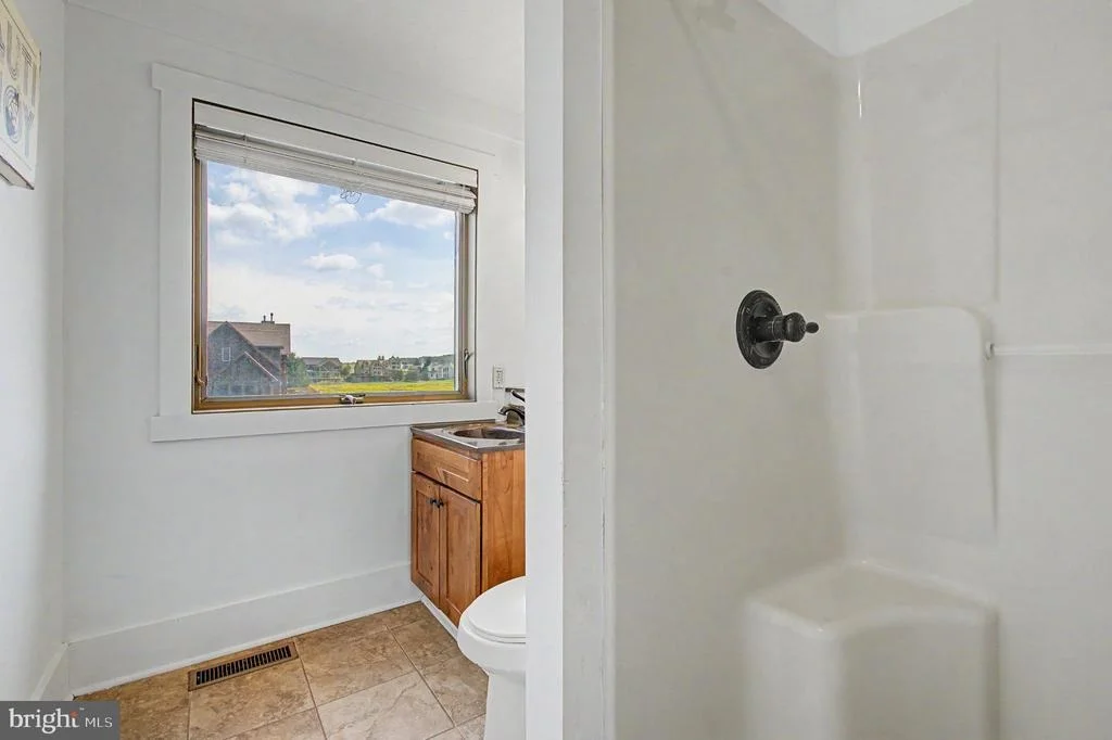 Photo of 342 LAKEFRONT LINKS DRIVE