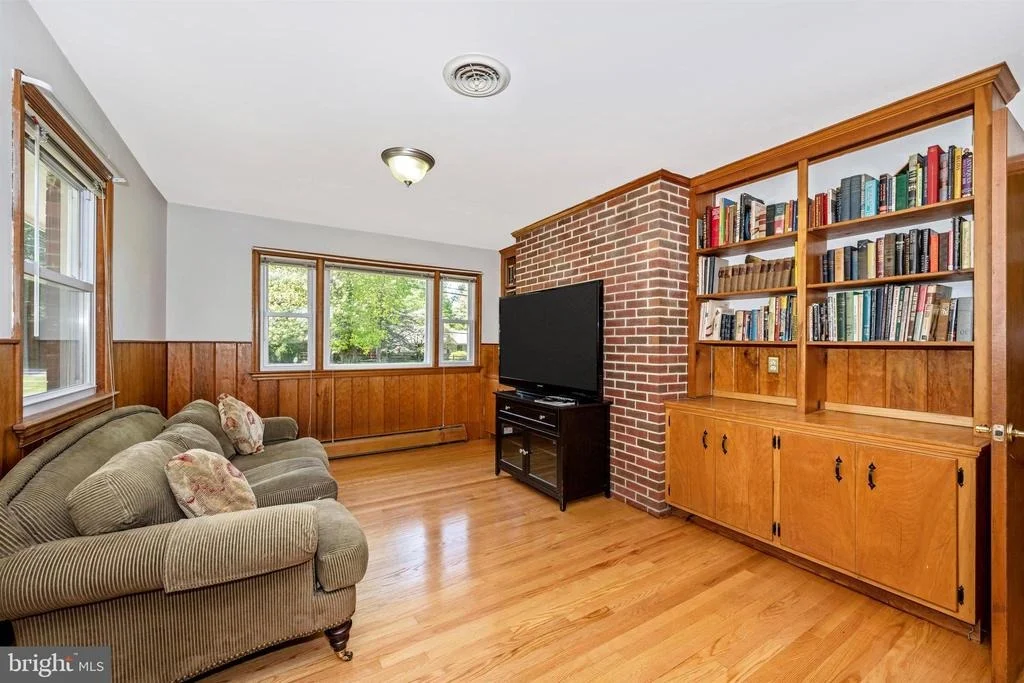 Photo of 25103 OAK DRIVE