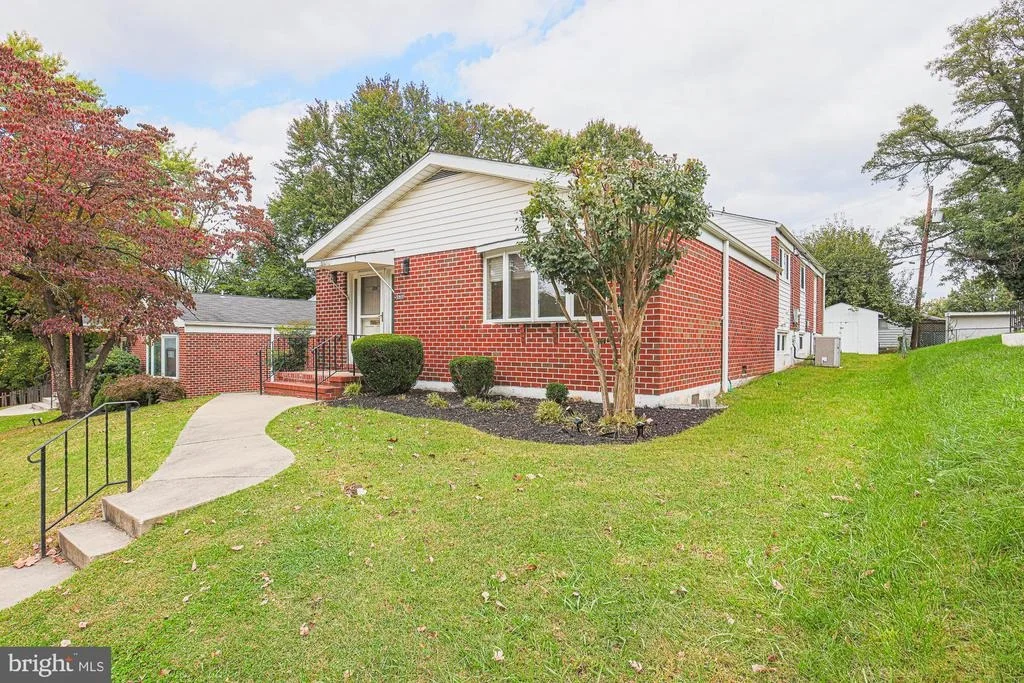 Photo of 5919 WINNER AVENUE