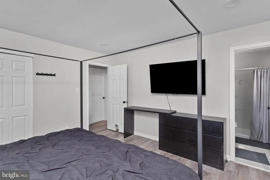 Photo of 6 INDEPENDENCE DRIVE