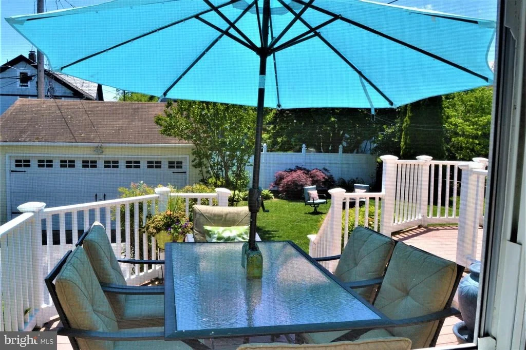 Photo of 618 ALDERSHOT ROAD