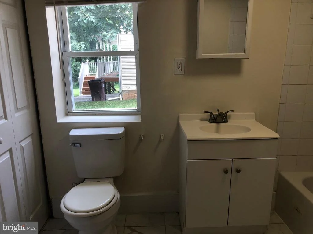 Photo of 516 MENTOR AVENUE