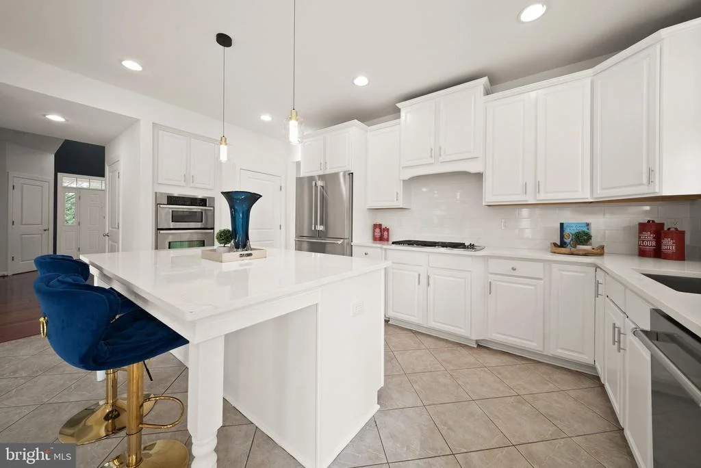 Photo of 23246 MINERVA DRIVE