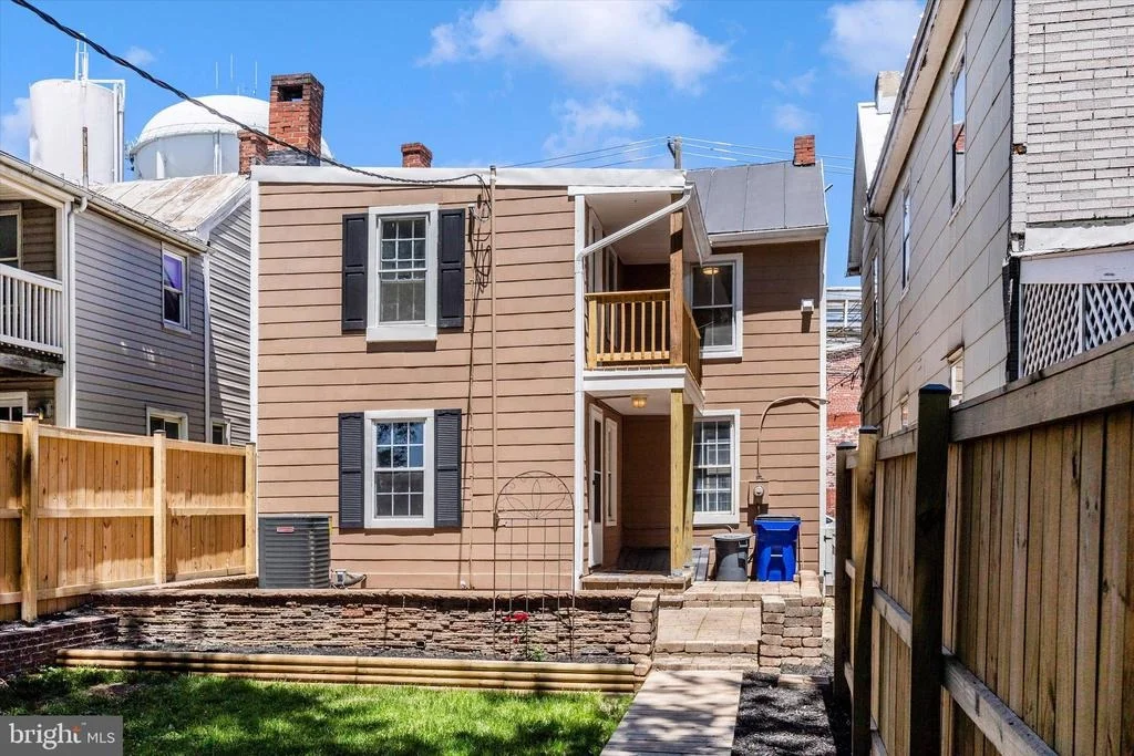 Photo of 246 E 7TH STREET