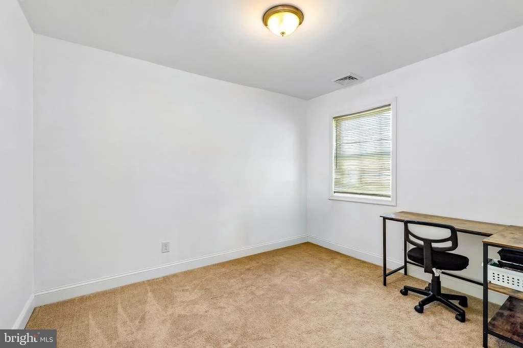 Photo of 9 LEEDOM ROAD
