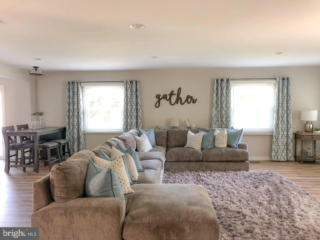 Photo of 12118 MACKELL LANE